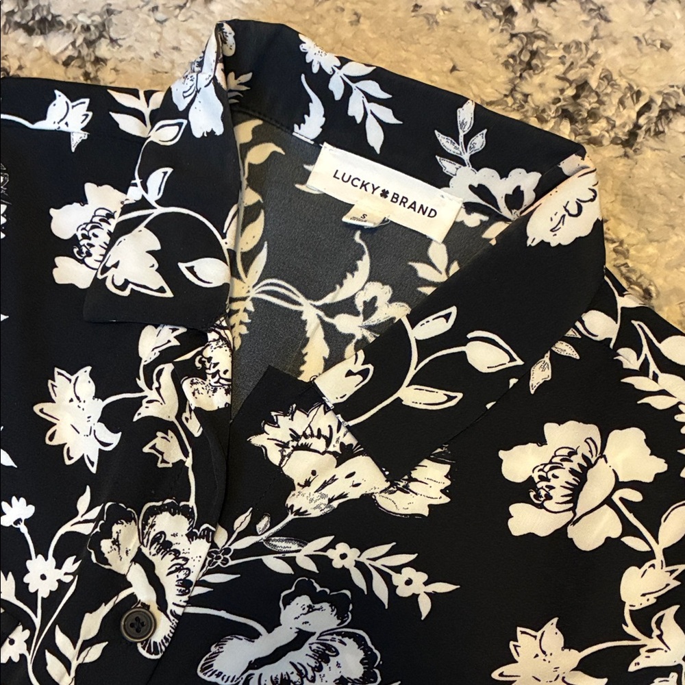 Like-new Lucky Brand Floral Black and White Dress—-Size: Small - Picture 2 of 5